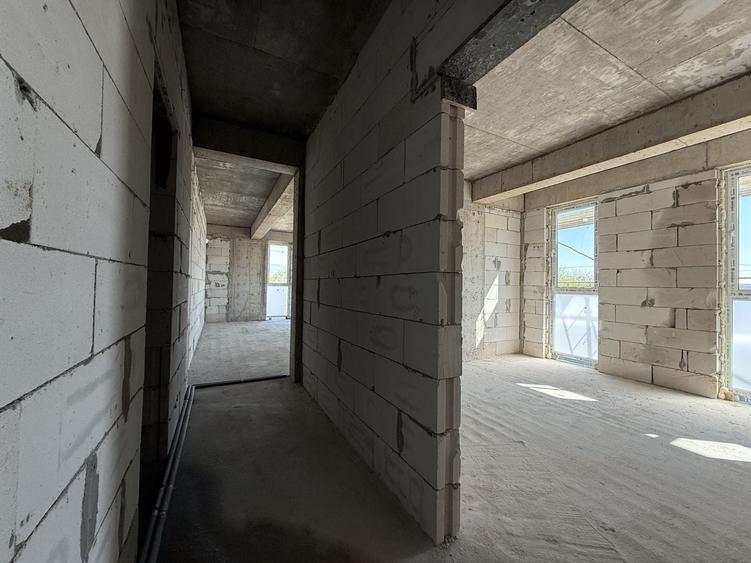 Apartament cu 3 camere semidecomandat în Central