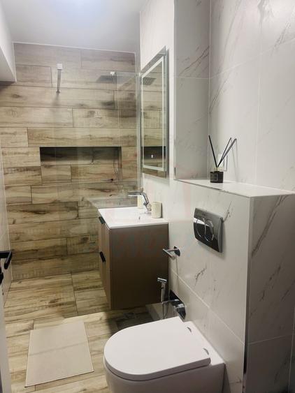 Apartament cu 3 camere decomandat, mobilat în Mazepa 2