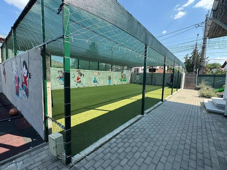 Casă cu Teren 700 Mp în Central