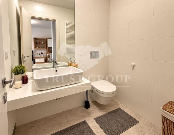 Apartament cu 3 camere semidecomandat în Herăstrău