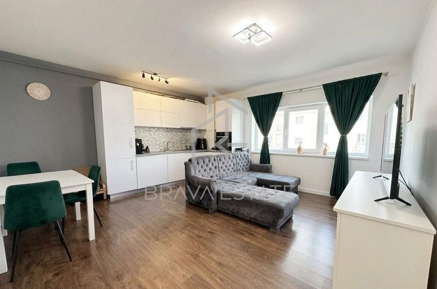 Apartament cu 3 camere decomandat, mobilat în Florești
