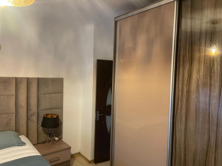 Apartament cu 3 camere circular, mobilat în Unirii