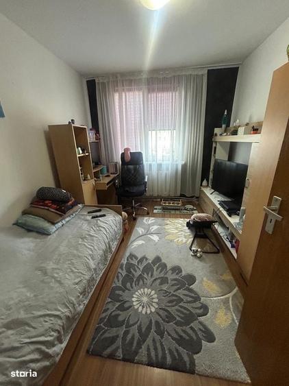 Apartement 3 camere zona spital etaj 1 - 6
