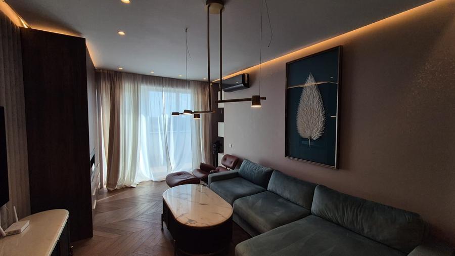 Apartament cu 3 camere decomandat, mobilat în Sisești