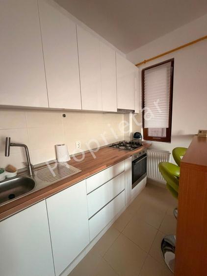 Apartament cu 2 camere semidecomandat în Gorjului