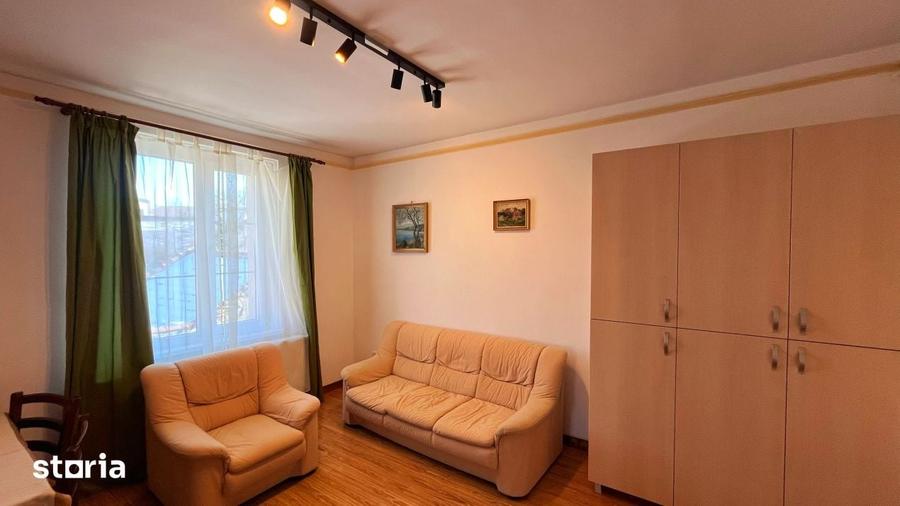 Apartament cu 3 camere decomandat, mobilat în Central