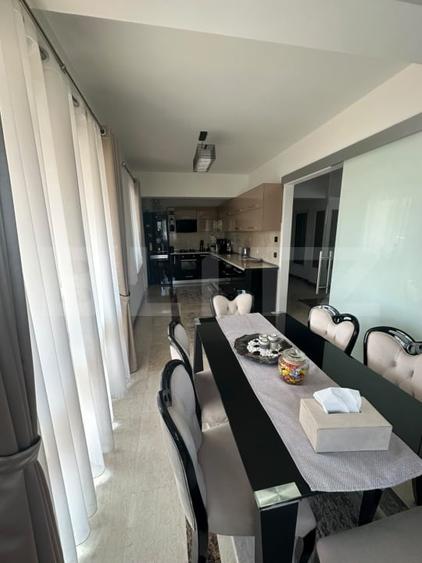 Apartament cu 4 camere decomandat, mobilat în Sud