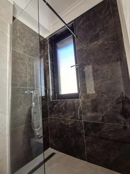 Casă cu 5 camere cu Teren 250 Mp în Central