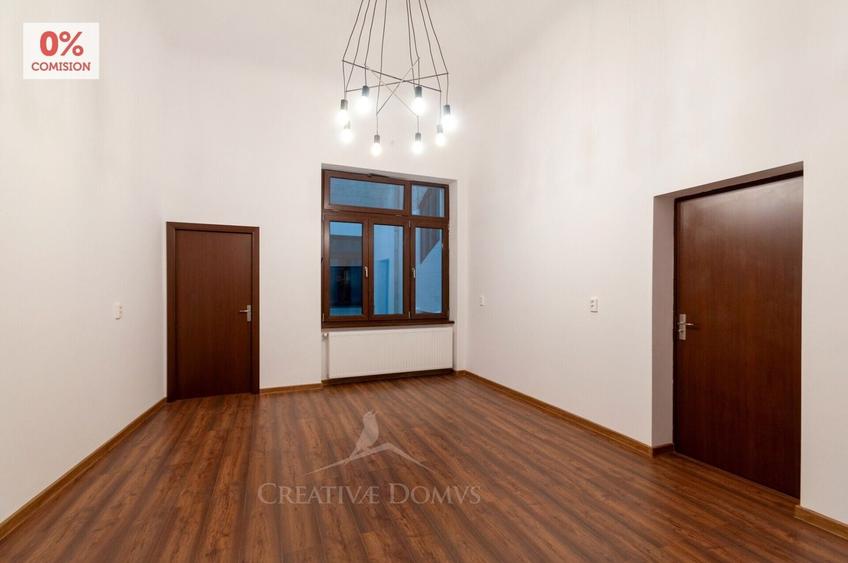 Apartament cu 3 camere semidecomandat în Cișmigiu