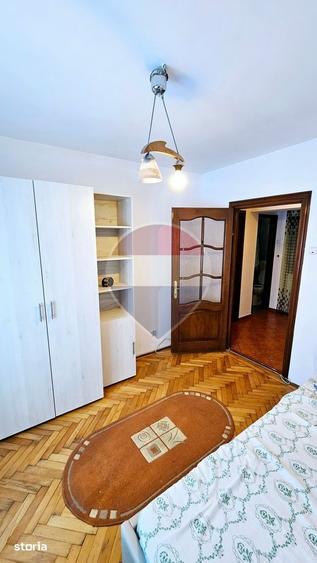 Apartament cu 3 camere, mobilat în Precista
