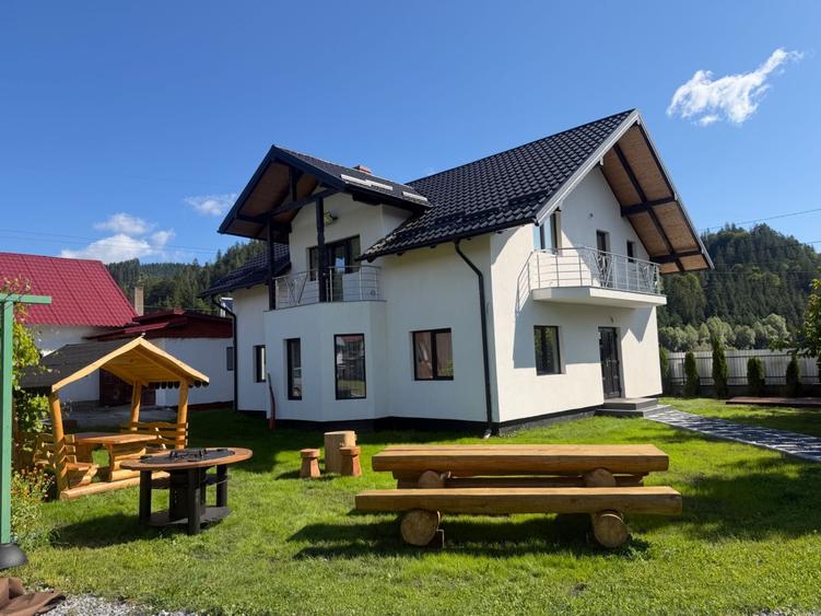 Casă cu 4 camere în Central