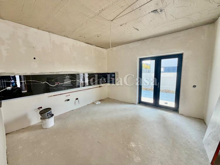 Casă cu 4 camere decomandat cu Teren 650 Mp în Bucium