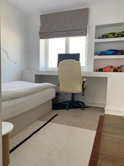 Apartament cu 4 camere decomandat în Central