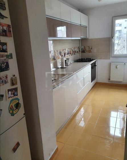Apartament cu 3 camere decomandat, mobilat în Drumul Taberei