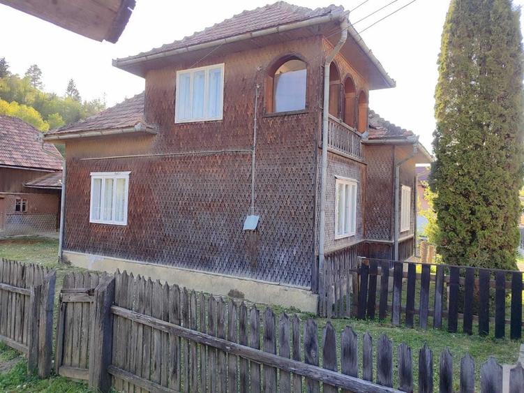 Casă cu 4 camere în Doroteia