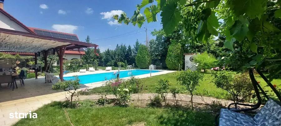 Casă cu 8 camere cu Teren 2300 Mp în Corbeanca