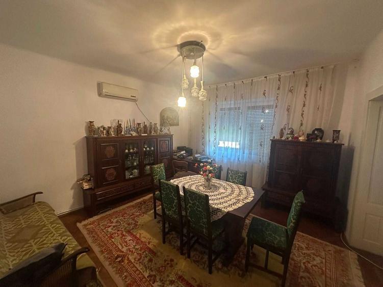 Casă cu 4 camere în Carei