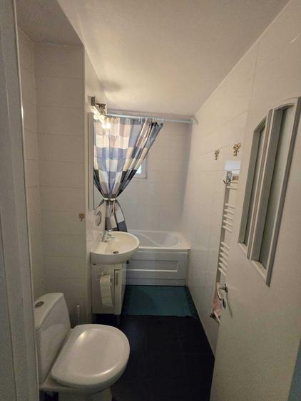 Apartament cu 3 camere decomandat în Micro 3