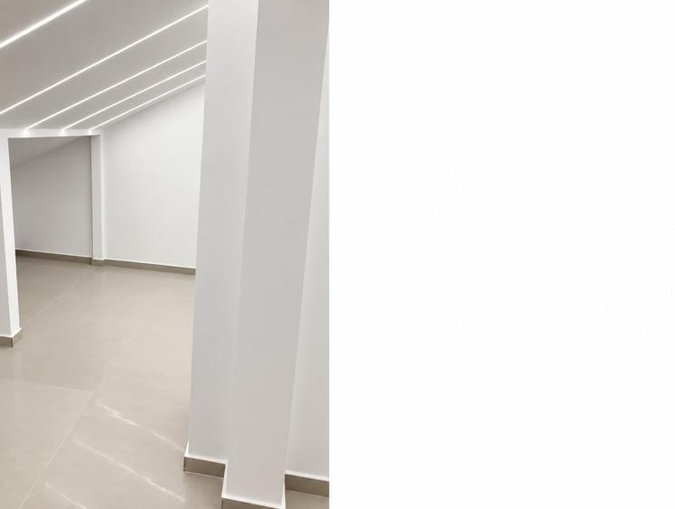 Apartament cu 4 camere semidecomandat în Central