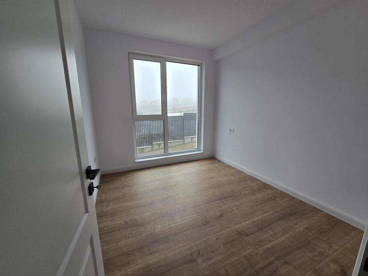 Apartament cu 3 camere semidecomandat în Păcurari