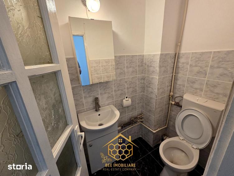 Apartament cu 3 camere decomandat în 1 Mai