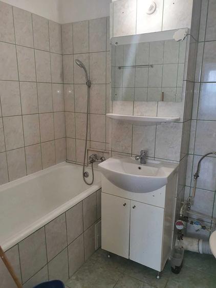 Apartament cu 2 camere decomandat în Vitan