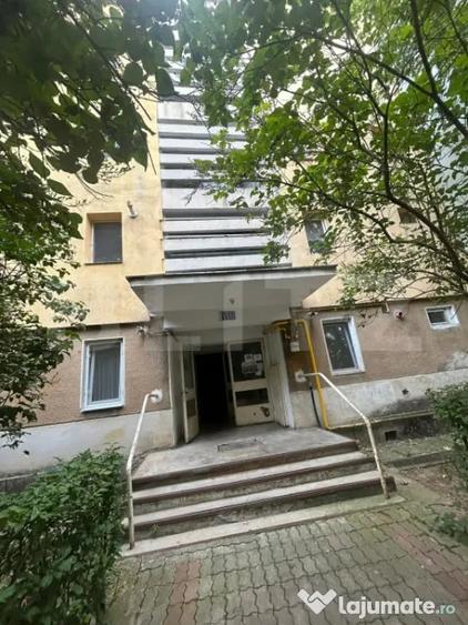 Apartament cu 2 camere semidecomandat în Aleea Trandafirilor