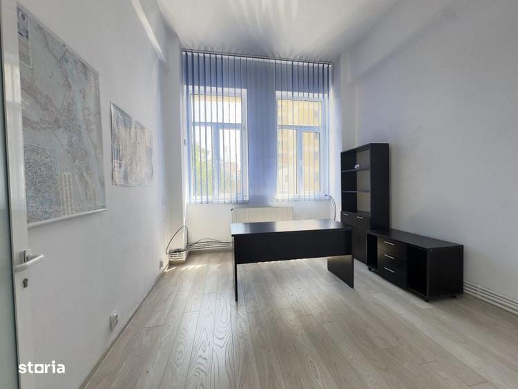 Spațiu comercial, de 65 mp, în Central