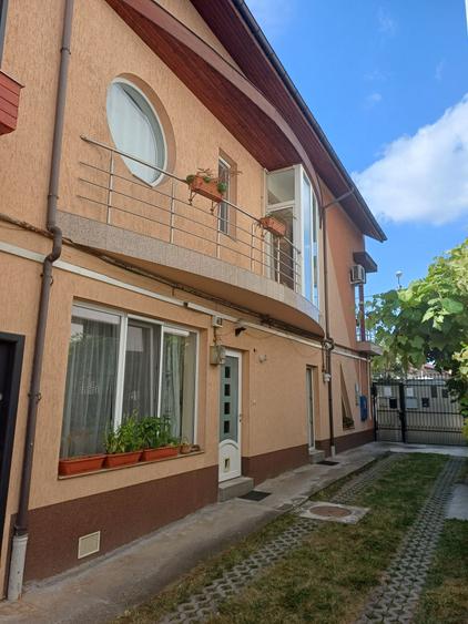 Casă individuală cu 5 camere cu Canalizare în P-ța Mihai Viteazul