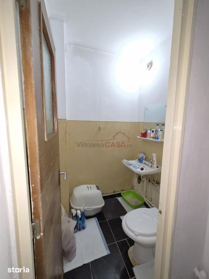 Apartament cu 3 camere în Tei
