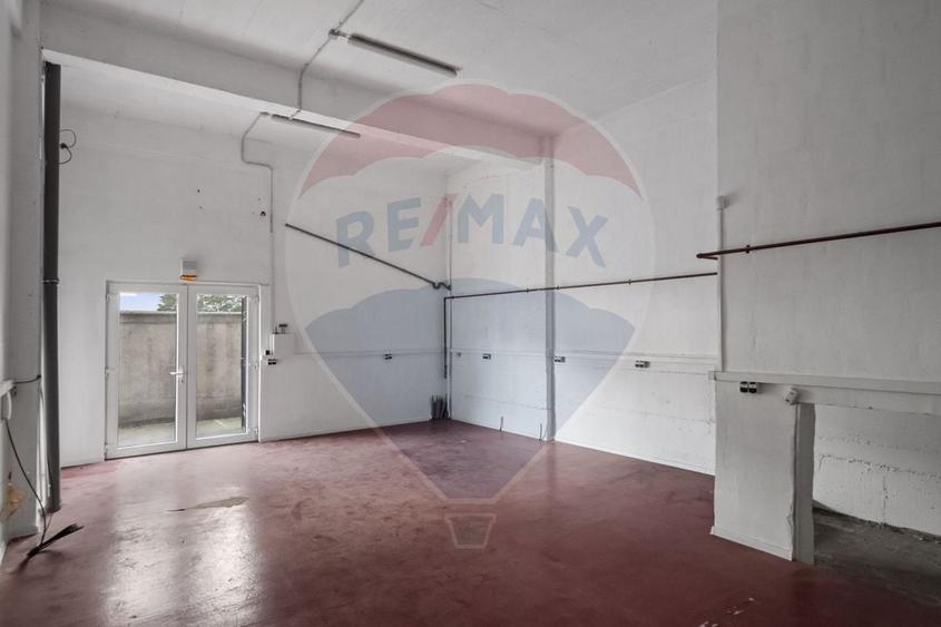 Spațiu comercial, de 140.30000305176 mp, în Centrul Civic