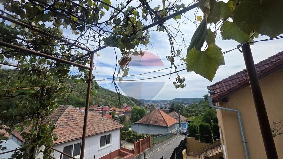 Casă cu Teren 254 Mp în Nord