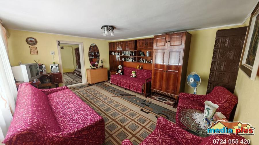 Casă individuală cu 3 camere cu Teren 500 Mp în Est