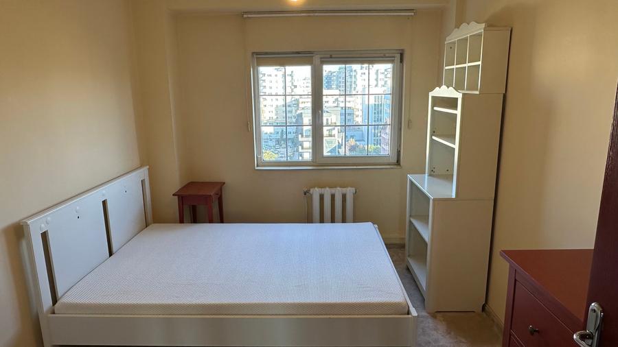 Apartament cu 3 camere semidecomandat în Mărăști
