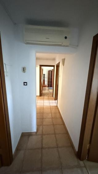 Apartament cu 3 camere decomandat în Faleza Nord
