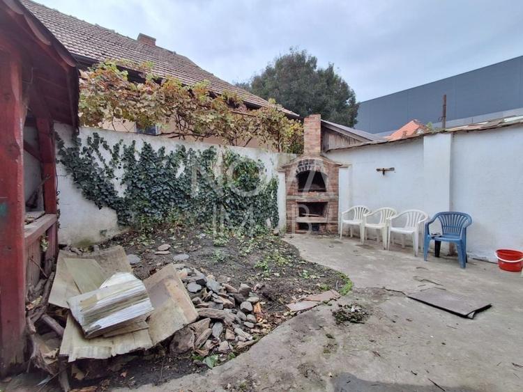 Casă individuală cu 5 camere cu Canalizare în Trei Stejari