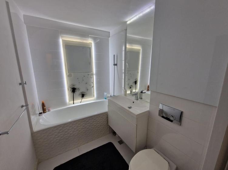 Apartament cu 3 camere decomandat în Zorilor