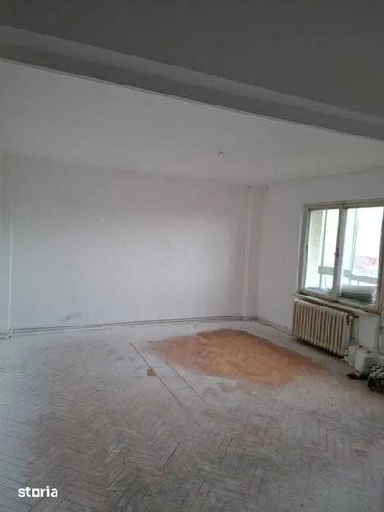Apartament cu 3 camere în Unirii