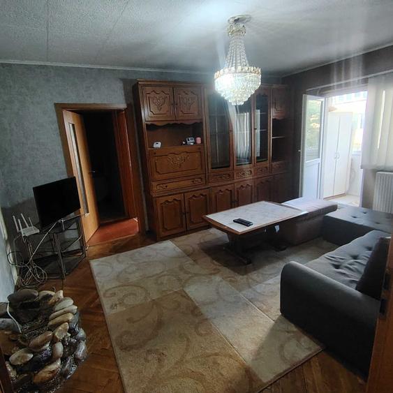 Apartament cu 2 camere semidecomandat în Soarelui