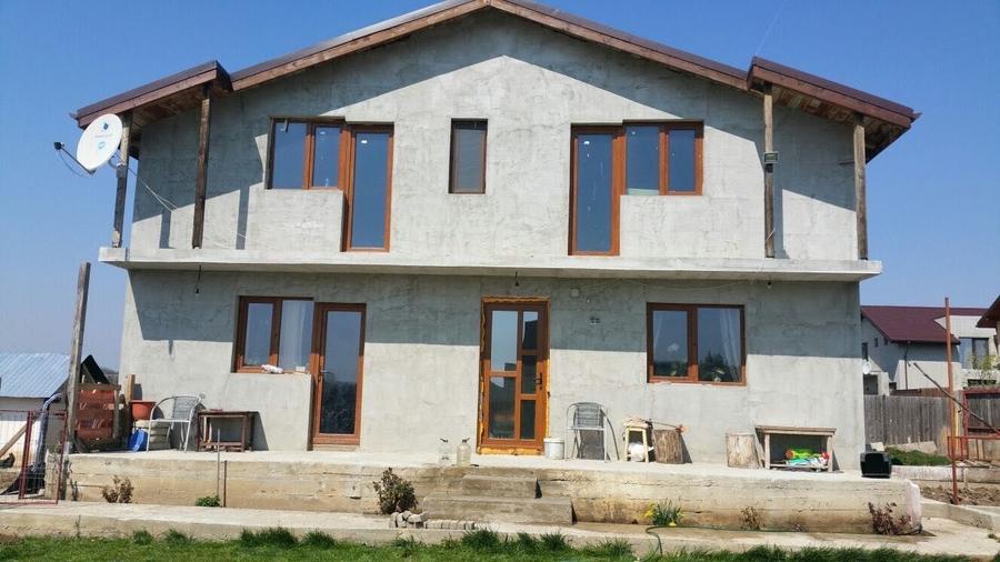 Casă cu 4 camere în Brănești