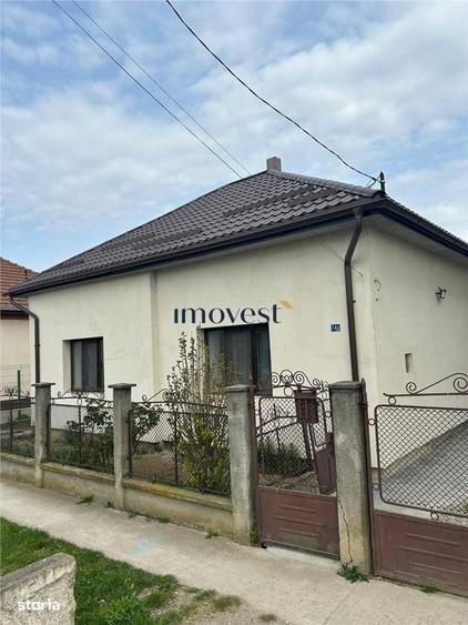 Casă cu 4 camere în Păulești