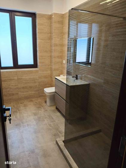 Casă cu 5 camere cu Teren 280 Mp în Brătianu