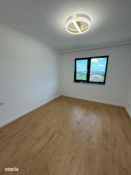 Casă cu 4 camere cu Teren 400 Mp în Rediu