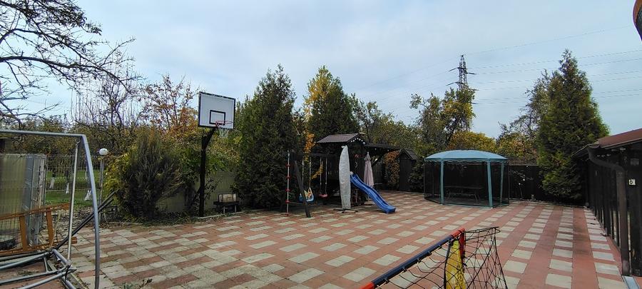Casă individuală cu 5 camere cu Canalizare în Răzvad