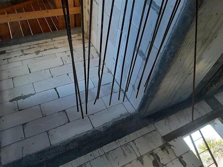 Apartament cu 7 camere decomandat în Murighiol