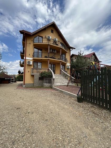 Casă cu 4 camere cu Teren 1300 Mp în Central