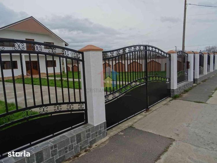 Casă cu 5 camere cu Teren 700 Mp în Radu Negru