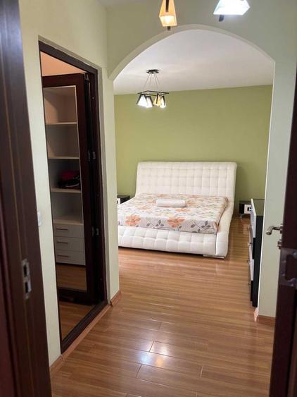 Casă cu 4 camere cu Teren 667 Mp în Bănești