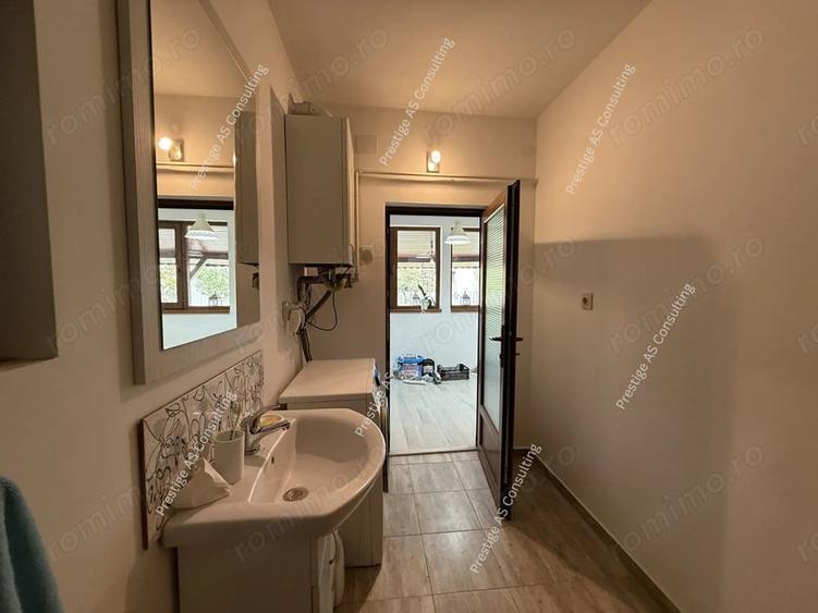 Casă cu 4 camere cu Teren 250 Mp în Girocului