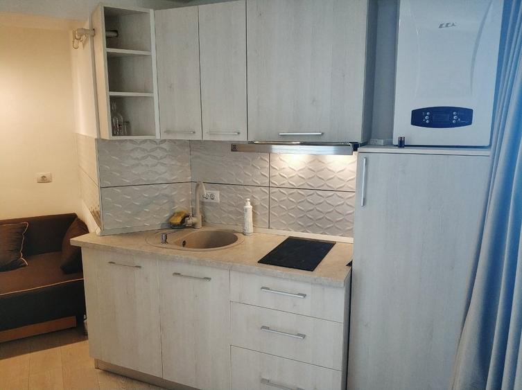 Apartament cu 2 camere decomandat, mobilat în Central